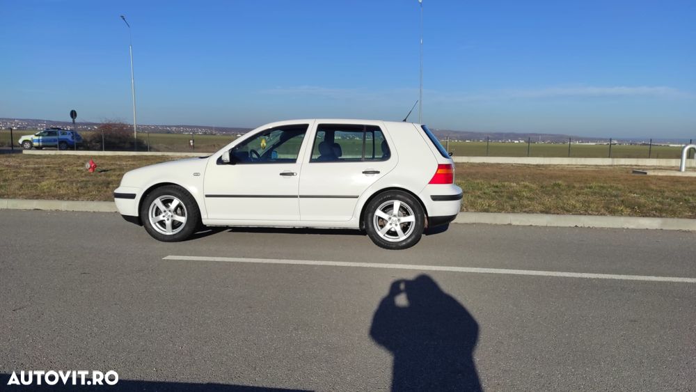 Volkswagen Golf - 5