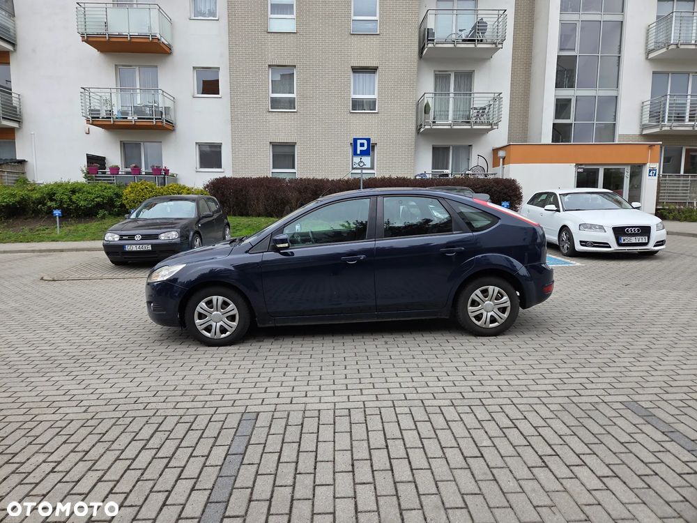 Ford Focus 1.4 Trend + - 8