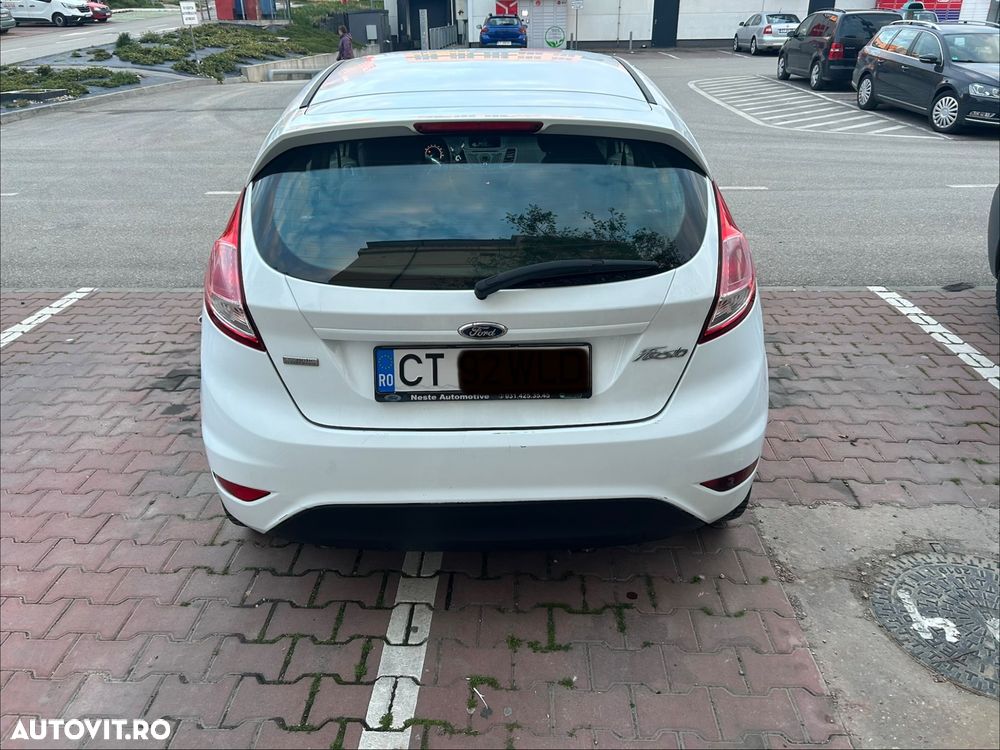 Ford Fiesta 1.5 TDCi DPF Titanium - 4