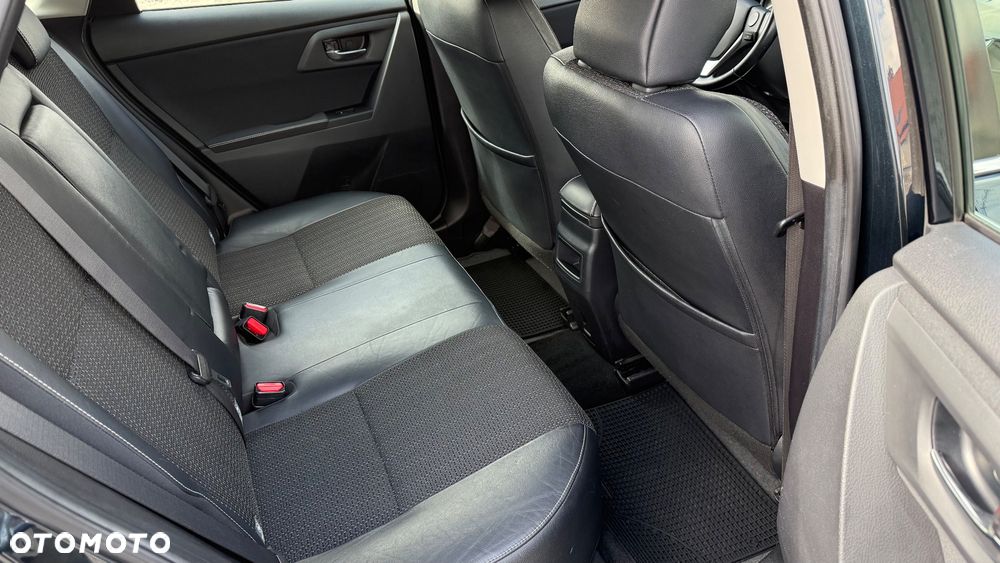 Toyota Auris 2.0 D-4D Premium - 12
