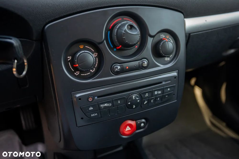 Renault Clio 1.2 16V 75 Dynamique - 22