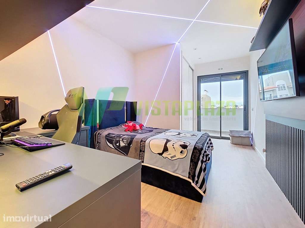Apartamento T4 Acabamentos de Luxo na Urbanização do Fojo, Portimão