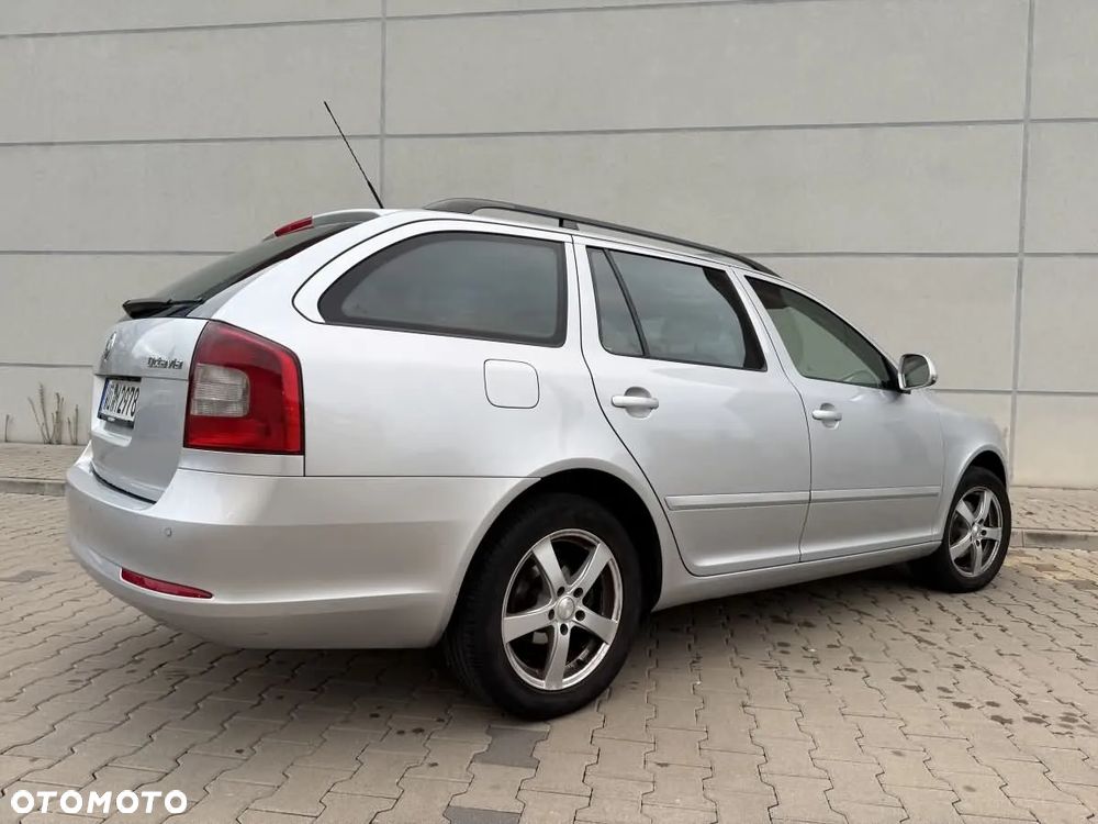 Skoda Octavia 1.6 Ambiente - 4