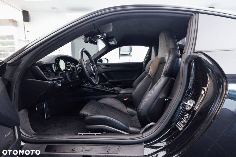 Porsche 911 GT3 Touring PDK - 23