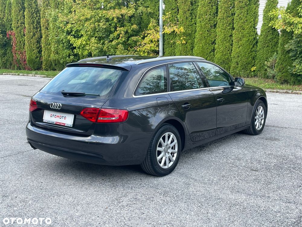 Audi A4 Avant 2.0 TDI ultra - 32