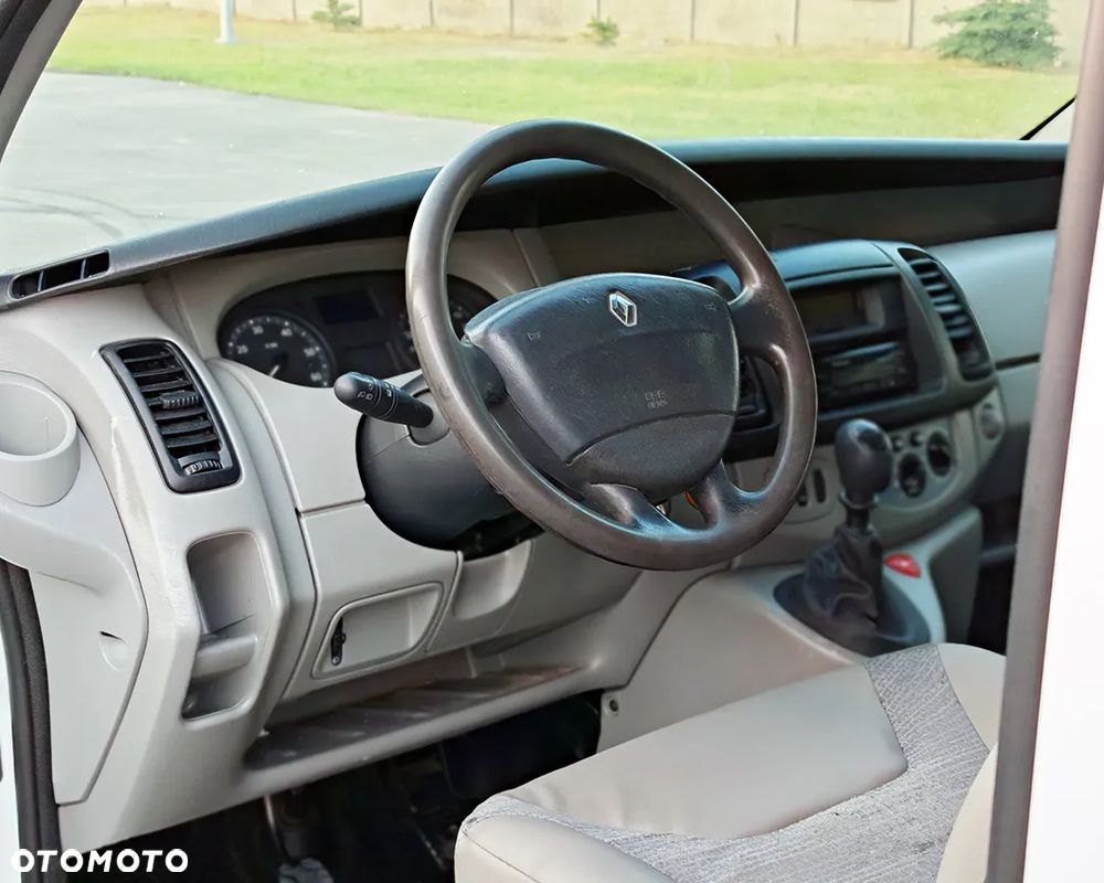 Renault TRAFIC - 10