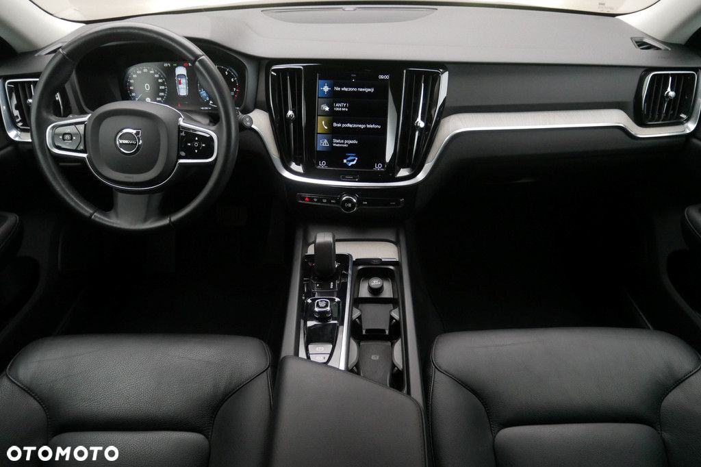 Volvo V60 Cross Country - 8