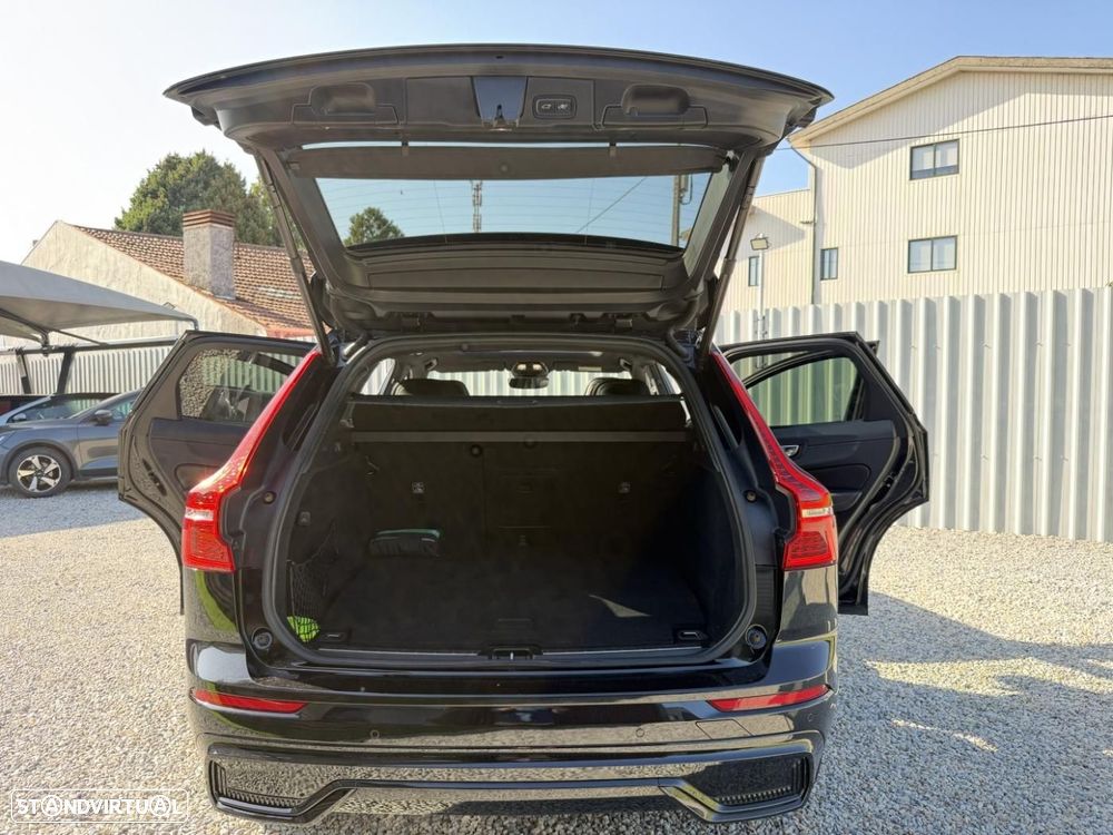 Volvo XC 60 2.0 T6 PHEV R-Design AWD - 17