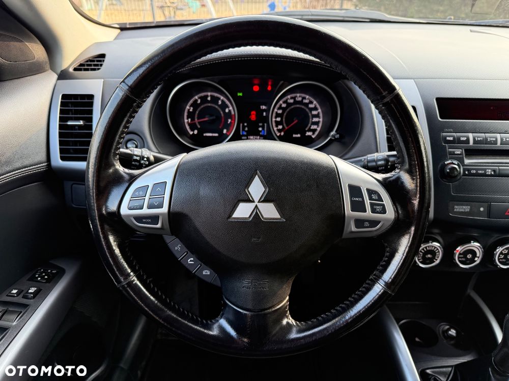 Mitsubishi Outlander 2.0 2WD Invite - 21