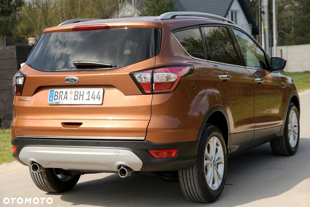 Ford Kuga 2.0 TDCi 2x4 Titanium - 25