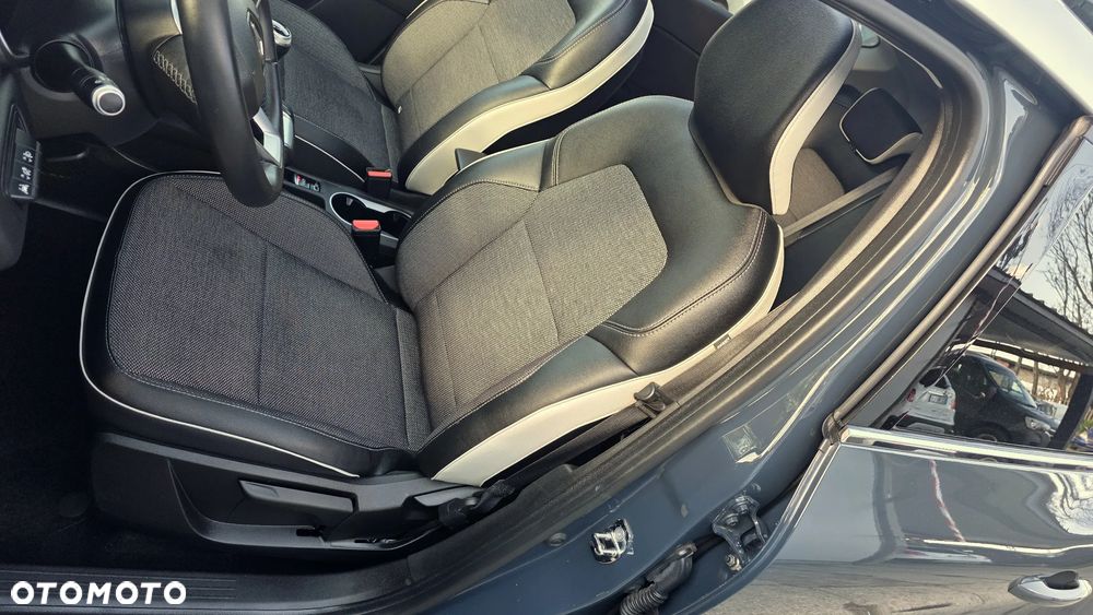 Renault Captur TCe 100 INTENS - 25