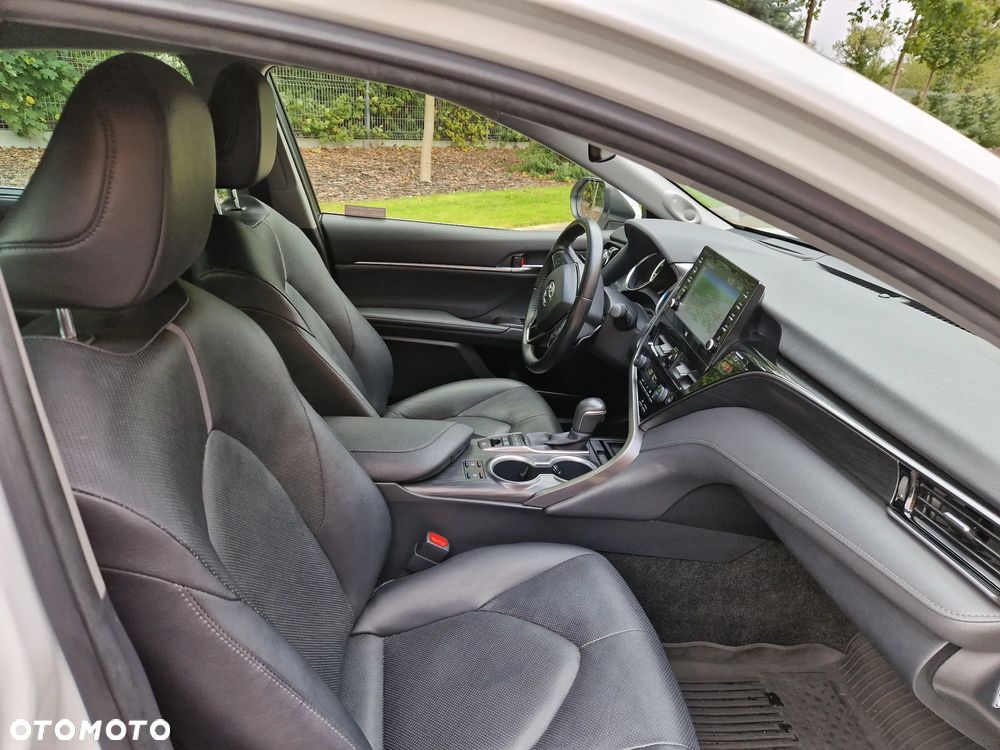 Toyota Camry 2.5 Hybrid Executive CVT - 30