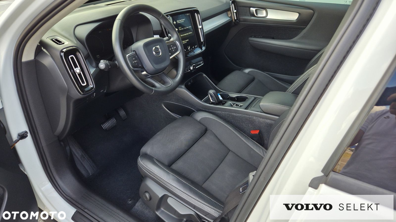 Volvo XC 40 T3 Momentum Pro - 9