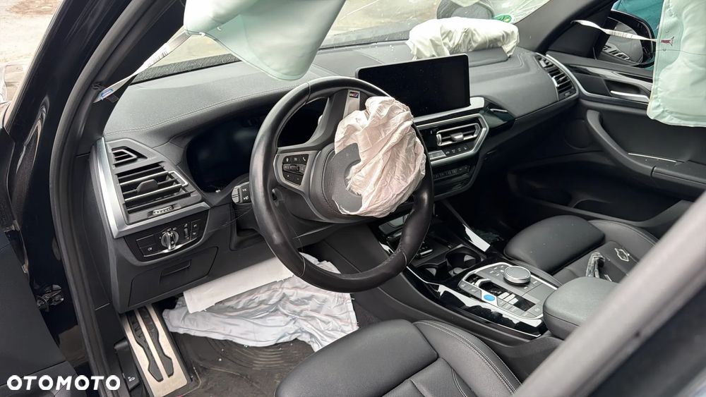 BMW iX3 - 23