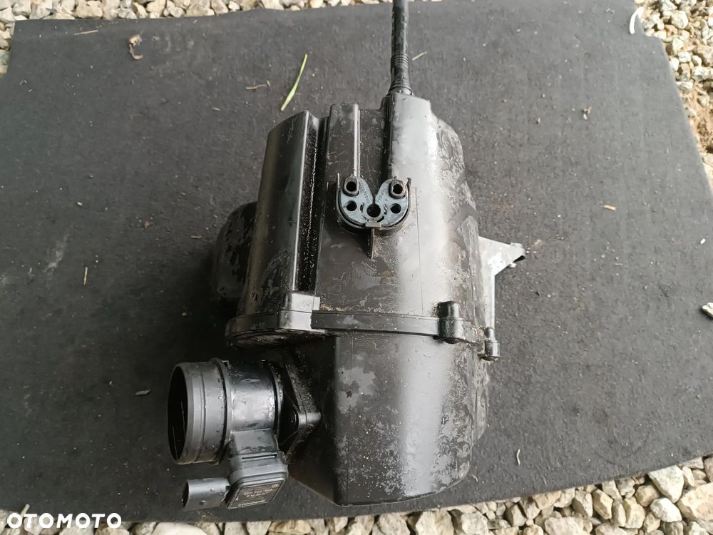 FILTR POWIETRZA OBUDOWA VOLKSWAGEN AUDI A1 1.6 TDI - 2