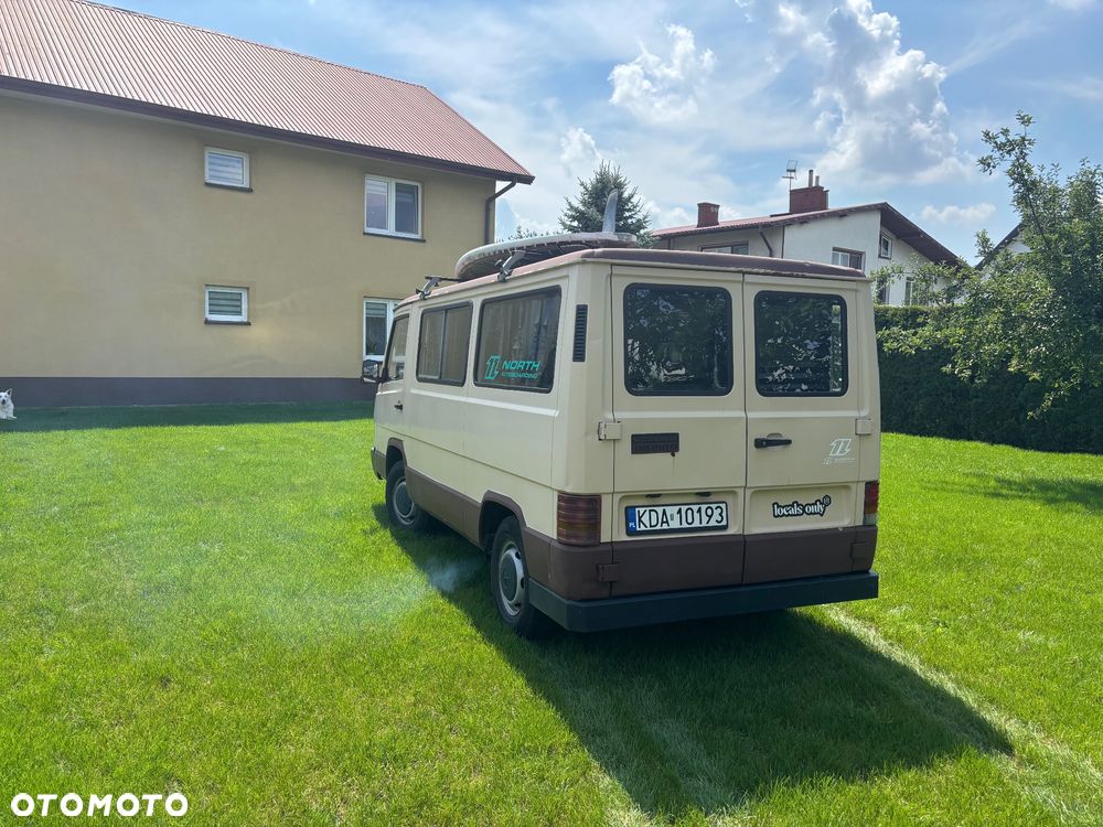 Mercedes-Benz MB100 - 4