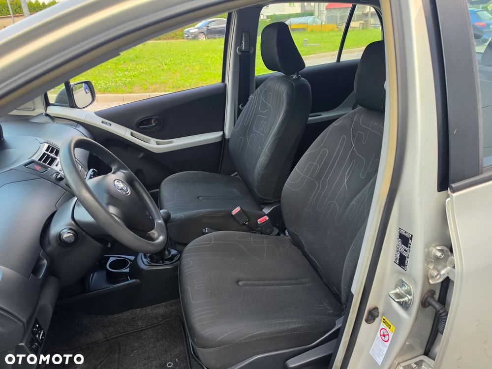 Toyota Yaris 1.0 VVT-i Cool - 13