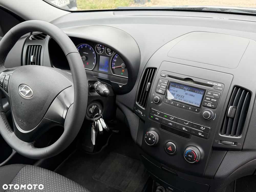 Hyundai i30 1.6 blue Style - 9