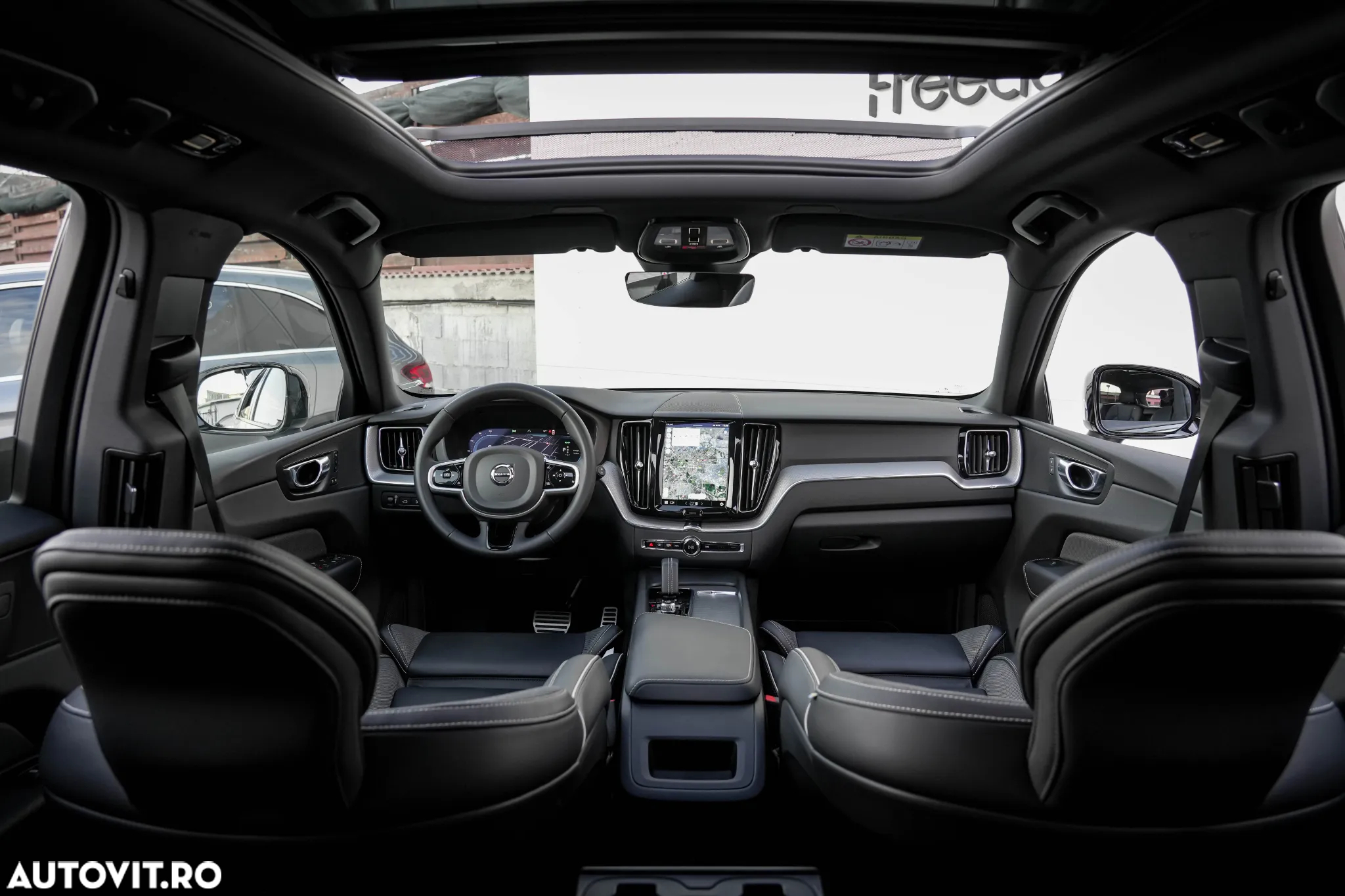 Volvo XC 60 T6 AWD Plug-in Hybrid Ultra Black Edition - 7