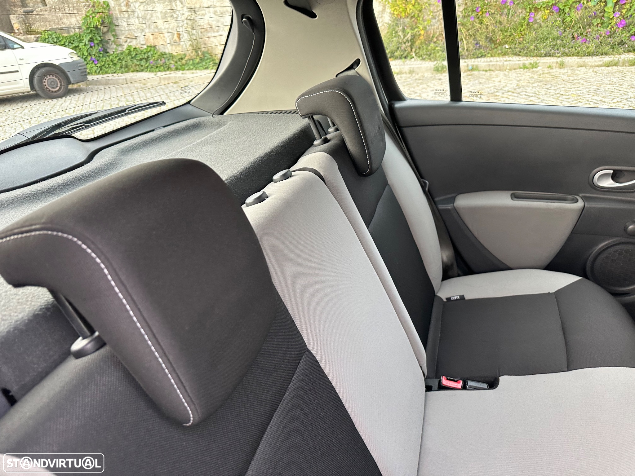 Renault Clio 1.5 dCi 90 FAP Dynamique - 24