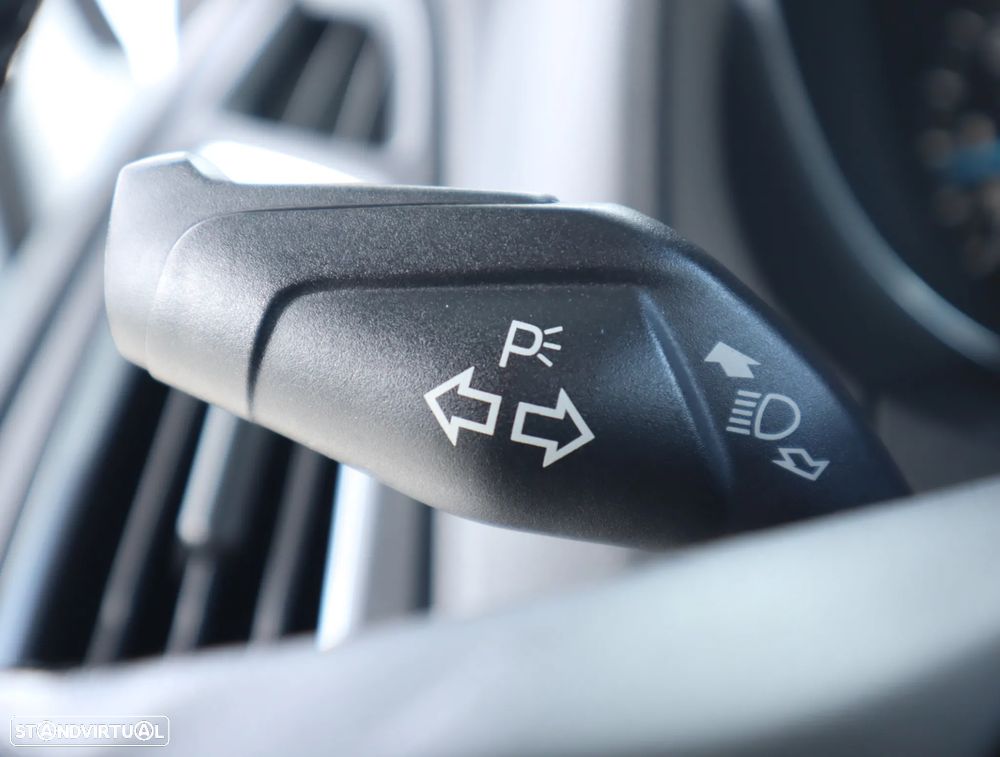 Ford Focus 1.0 EcoBoost Titanium - 34