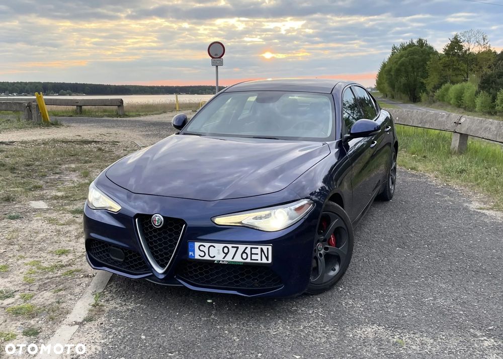 Alfa Romeo Giulia 2.0 Turbo 16V AT8-Q4 Veloce - 5