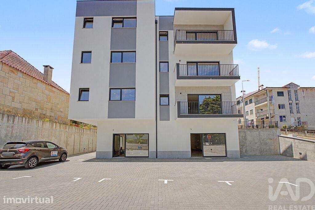 Prédio T3 em Cinfães de 233,00 m2 - Grande imagem: 2/30