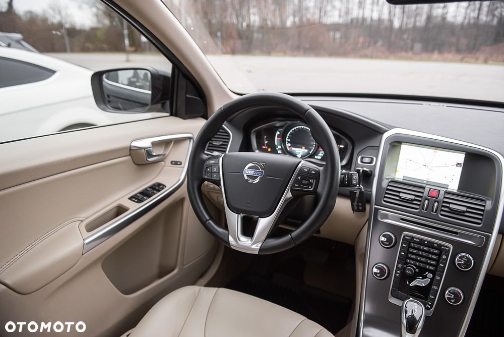 Volvo XC 60 D4 Geartronic Summum - 25