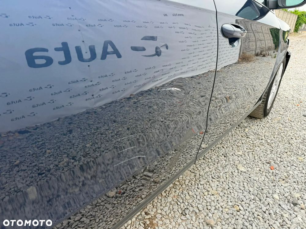 Volkswagen Passat Variant 1.6 TDI BlueMotion - 16