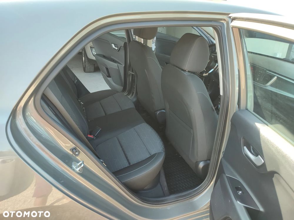 Kia Rio 1.2 Dream Team Edition - 15