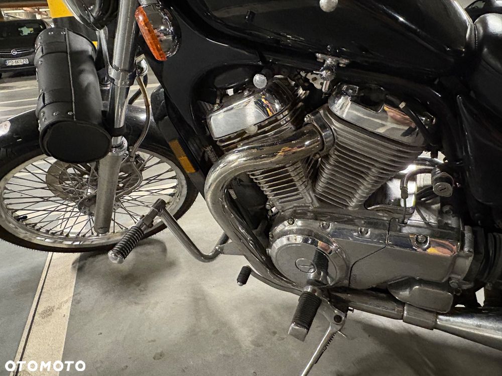 Suzuki Intruder - 7