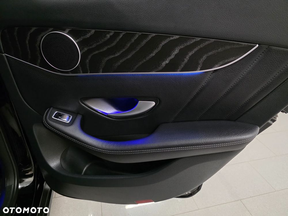 Mercedes-Benz GLC 300 de 4Matic 9G-TRONIC AMG Line Plus - 25