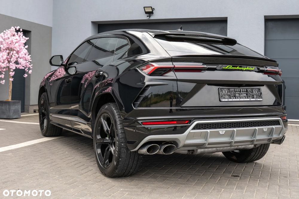Lamborghini Urus Standard - 4