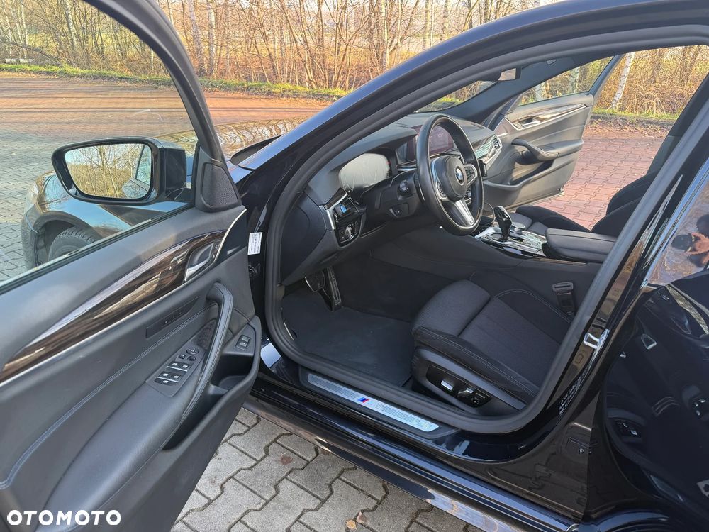 BMW Seria 5 530i xDrive M Sport sport - 14