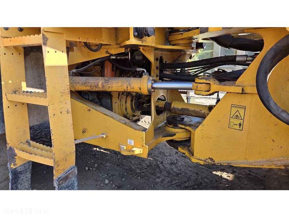 Volvo L220 - 31