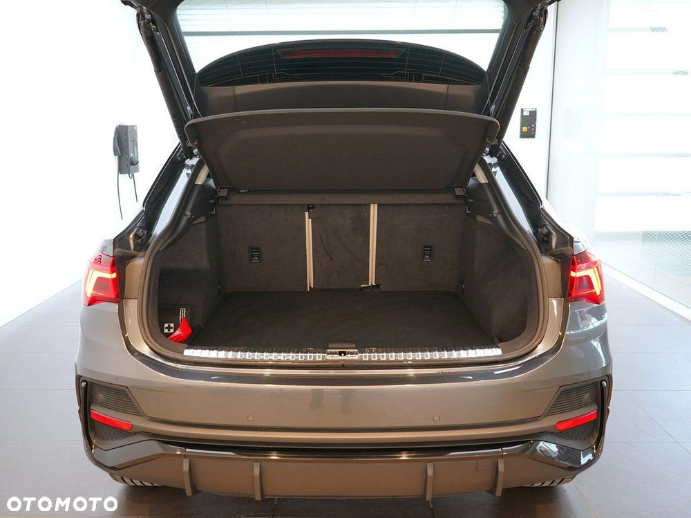 Audi Q3 Sportback - 13