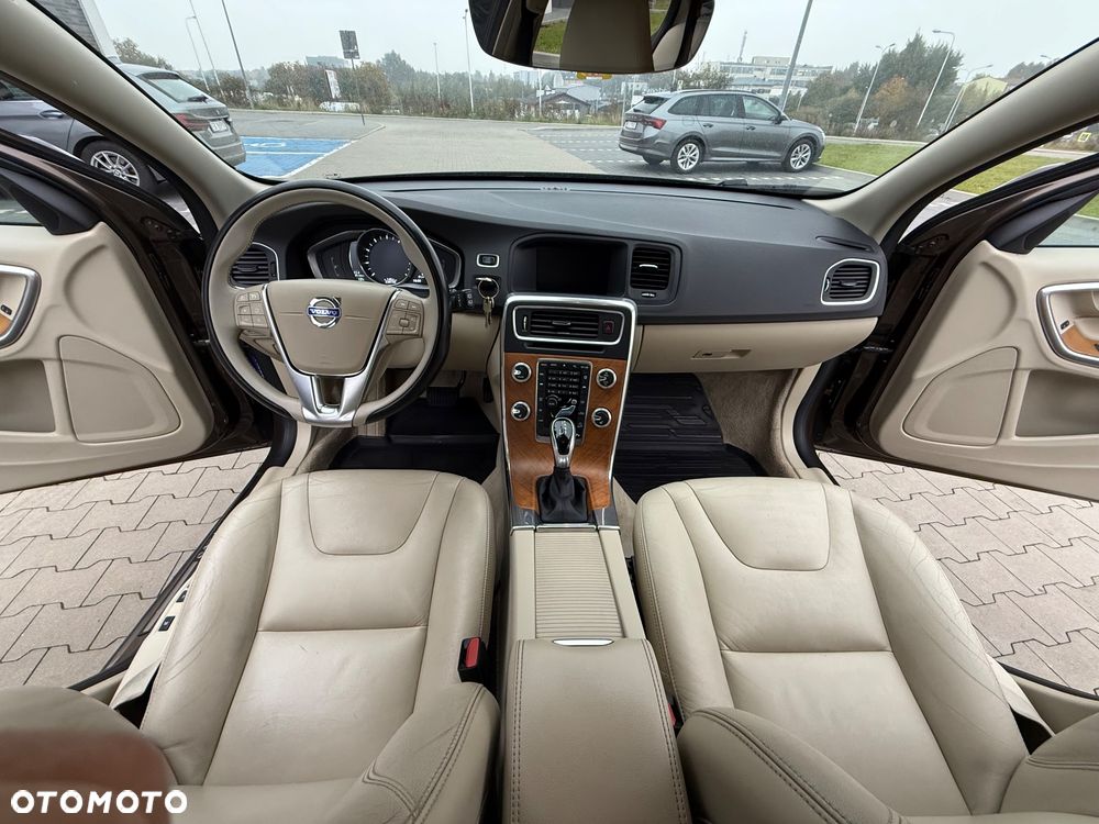 Volvo V60 Cross Country T5 AWD Summum - 11