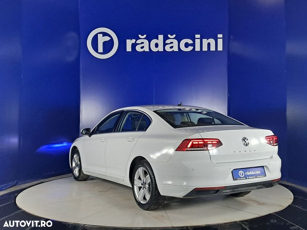 Volkswagen Passat - 3