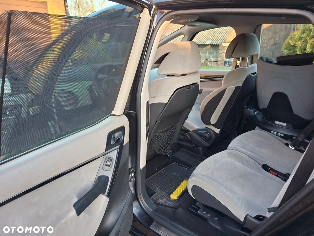 Citroën C4 Picasso 2.0 HDi FAP Exclusive - 17