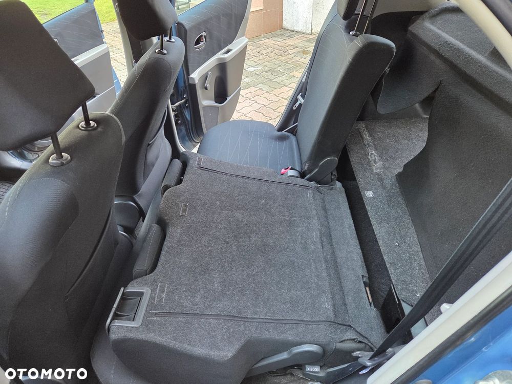Toyota Yaris - 33