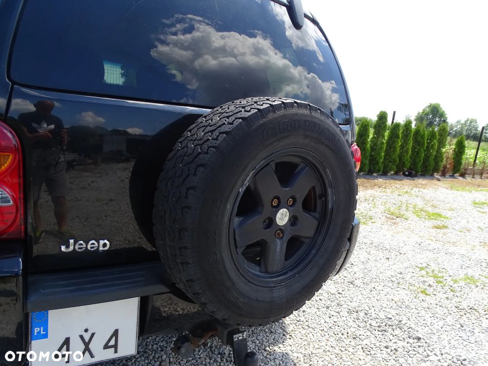 Jeep Liberty - 11