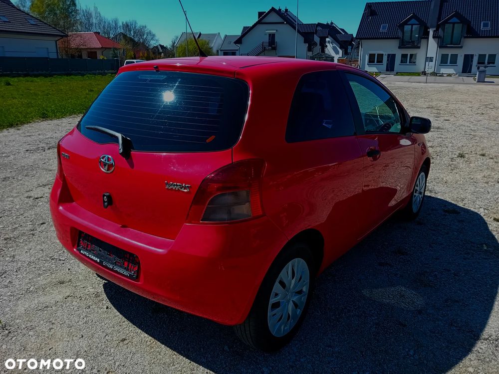 Toyota Yaris 1.3 VVT-i Sol - 3