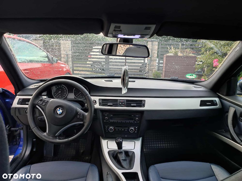 BMW Seria 3 318d - 10