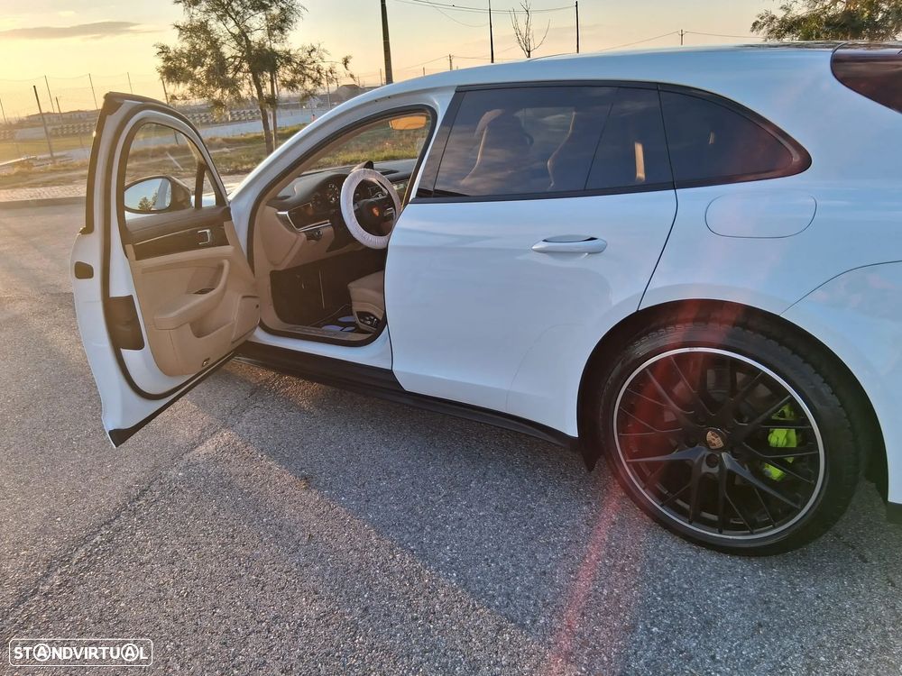 Porsche Panamera Sport Turismo 4S E-Hybrid - 4