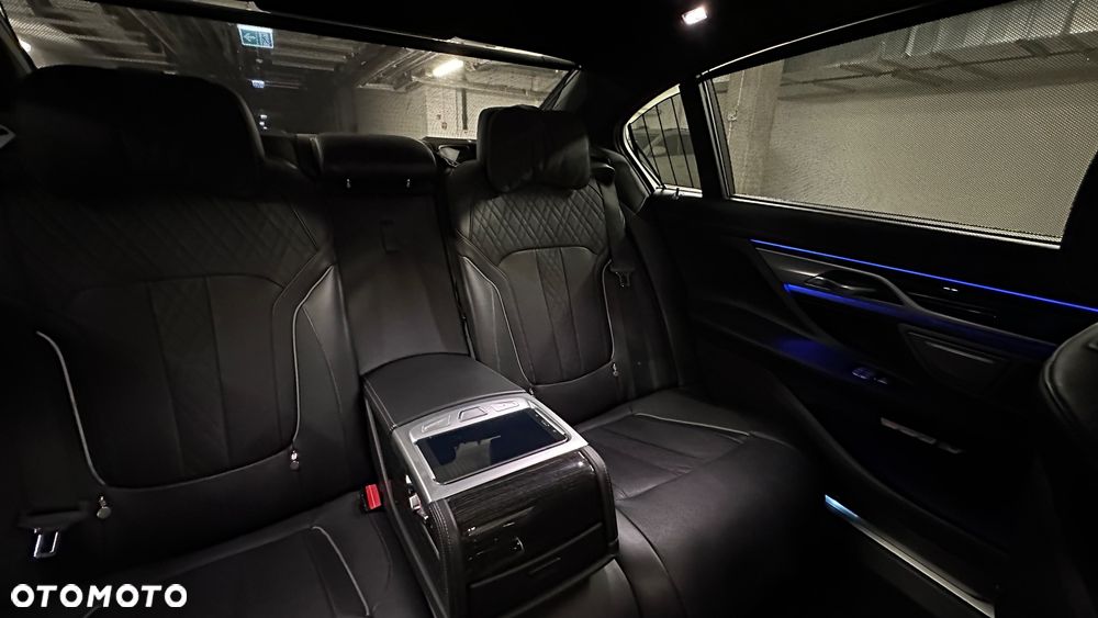 BMW Seria 7 750Li xDrive Edition Exclusive - 40