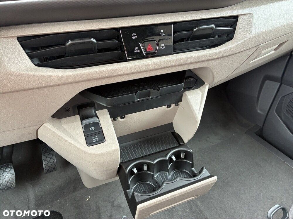 Volkswagen california Beach TOUR/BENZYNA,  5-os., 2.0 TSI 204 KM DSG (dolne i górne łóżko) - 31