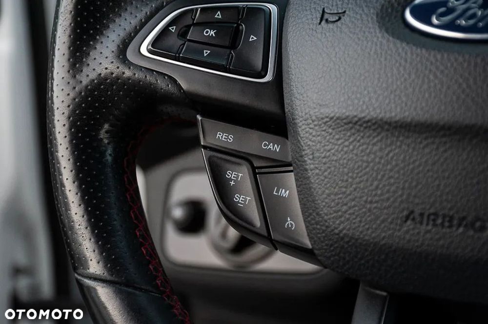 Ford Kuga 1.5 EcoBoost 2x4 ST-Line - 22