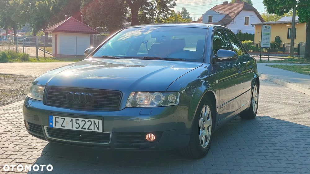 Audi A4 Limousine - 3