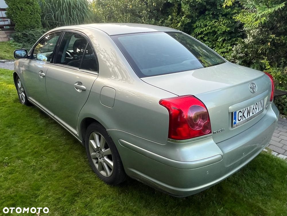 Toyota Avensis 2.0 VVT-i Sol - 4