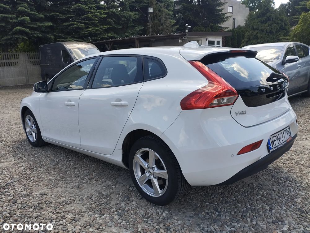Volvo V40 T2 Momentum - 3